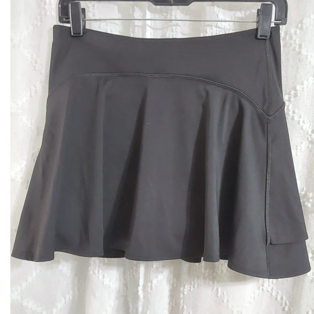Old Navy Active Powersoft Extra High-Rise Skort Black Medium Go-Dry Ruffle Back